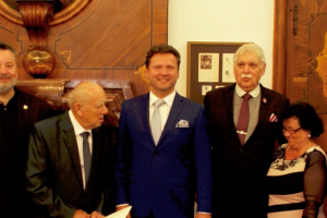 Nestora pozdeňské kultury, Jaroslava Ulricha, vyznamenal předseda parlamentu 