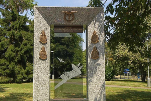 Odhalení památníku letcům RAF